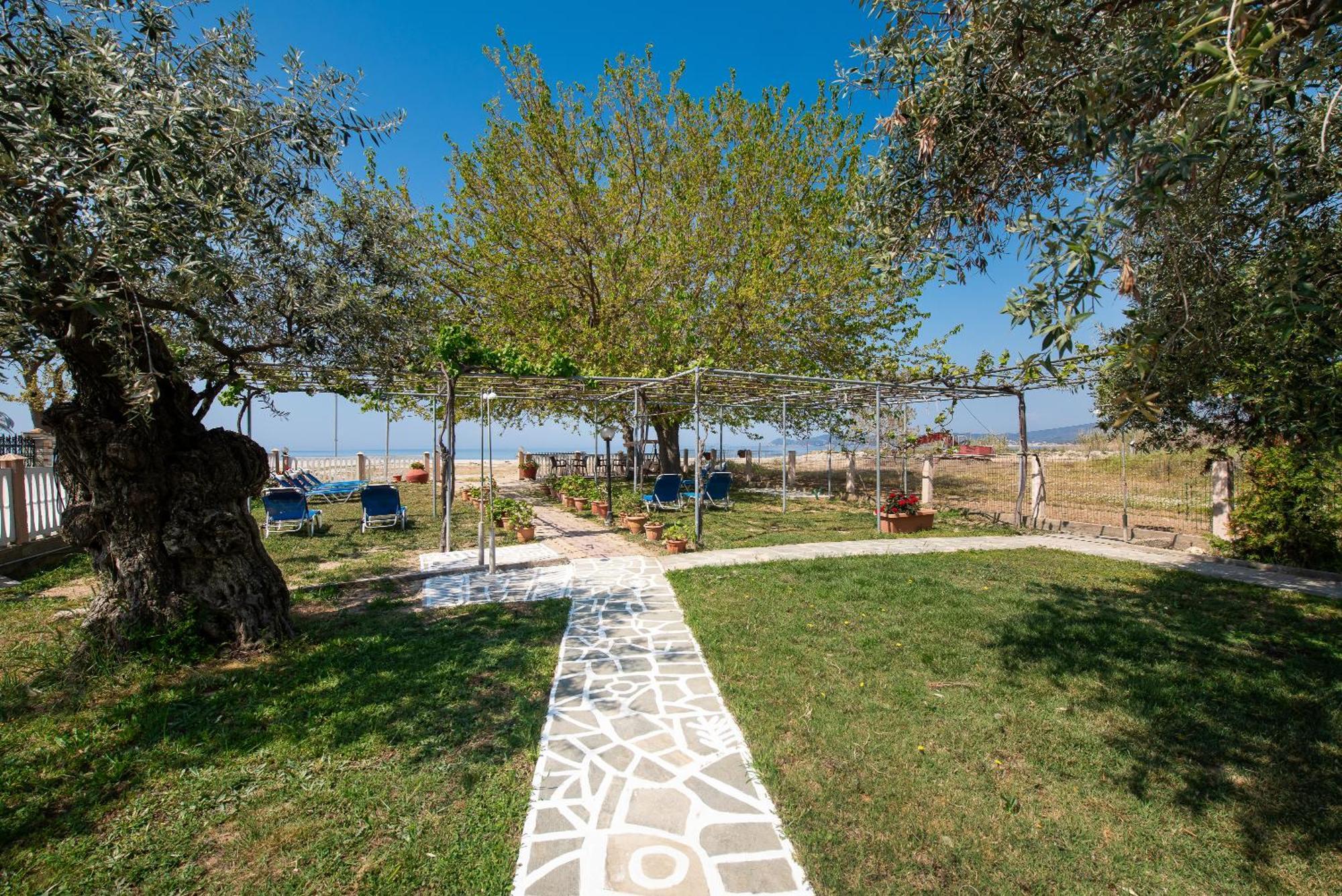 Olivento Beach Front Suites بوتوس المظهر الخارجي الصورة