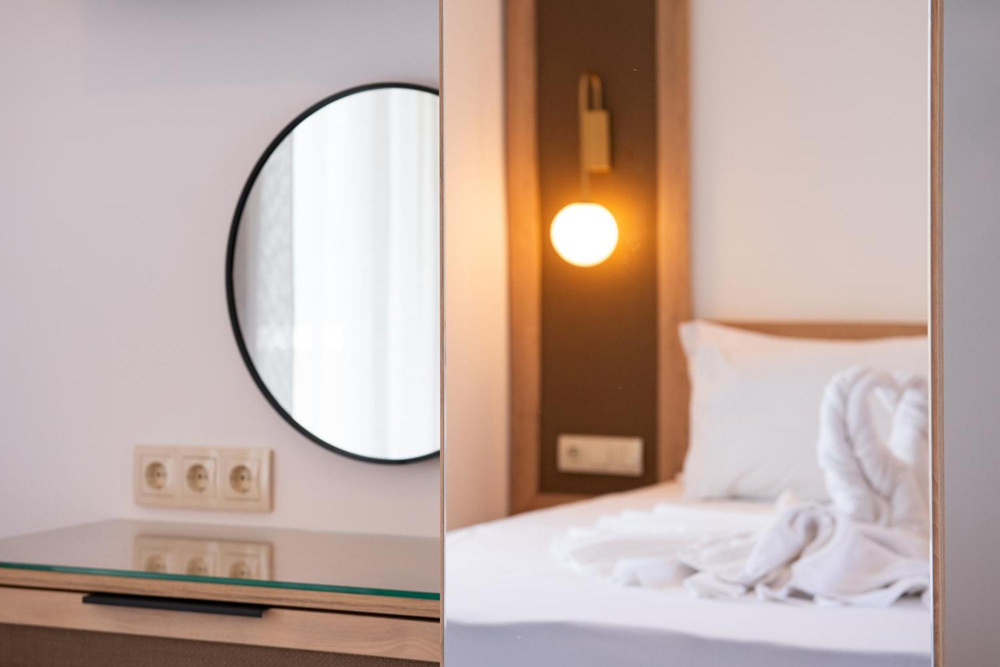 Olivento Beach Front Suites بوتوس المظهر الخارجي الصورة