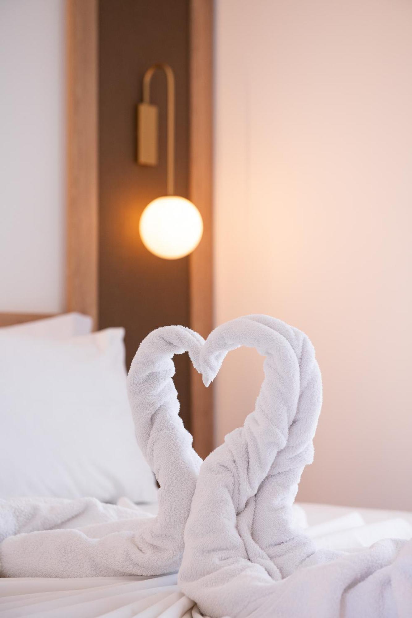 Olivento Beach Front Suites بوتوس المظهر الخارجي الصورة