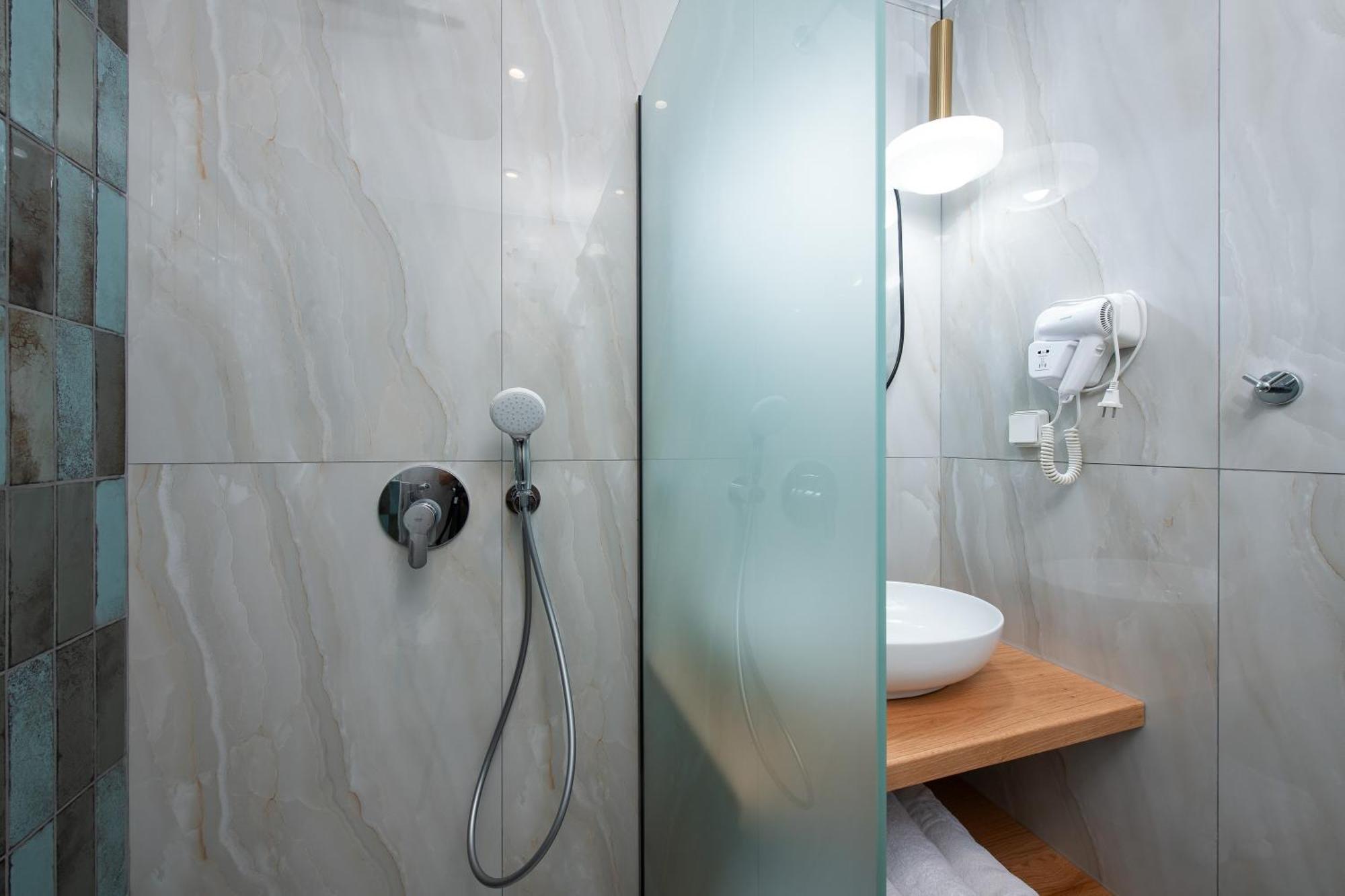 Olivento Beach Front Suites بوتوس المظهر الخارجي الصورة